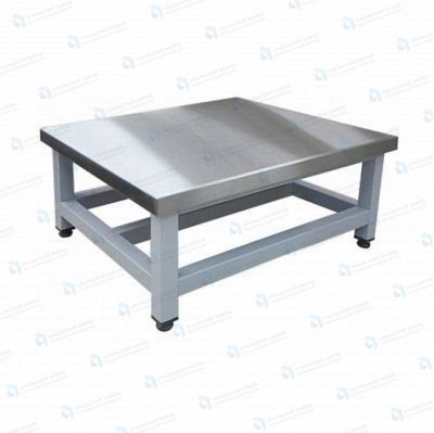 Подтоварник ПТ 600x600x300, каркас сварной из окрашенной трубы, столешница AISI430